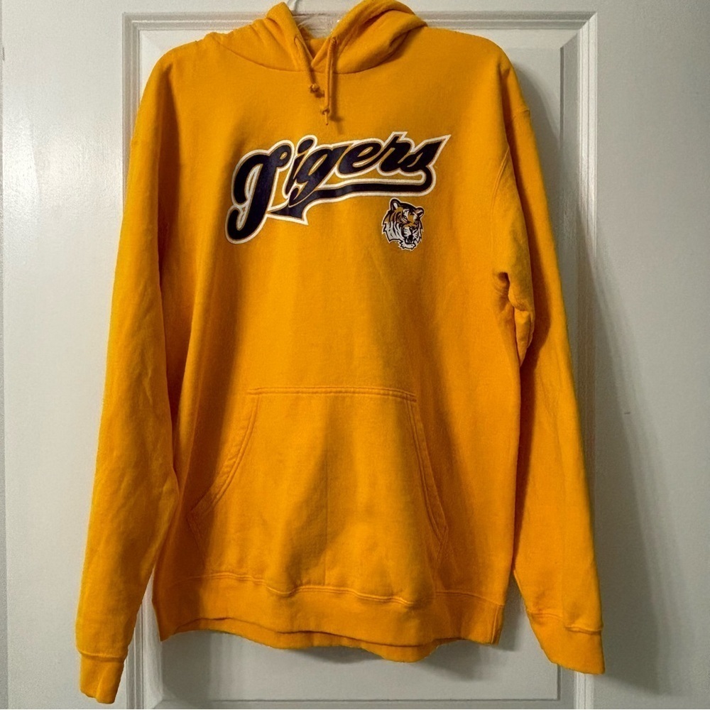 NCAA Tigers hoodie size Large